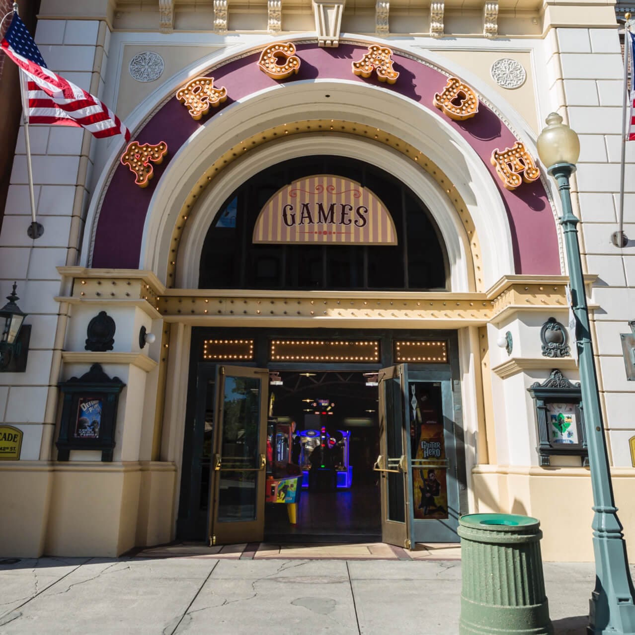 Palace Theater Arcade | Universal Studios Florida™